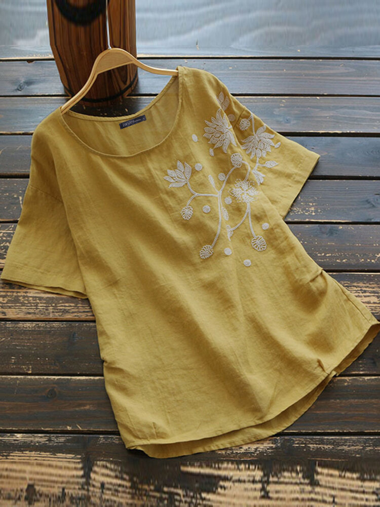
	Embroidery Flowers Short Sleeve Plus Size T-shirt